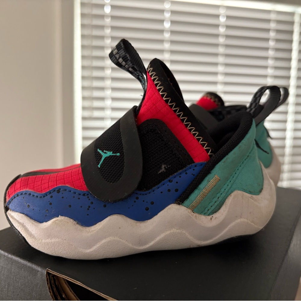 NIKE Jordan 23/7 Pull-On Sneaker